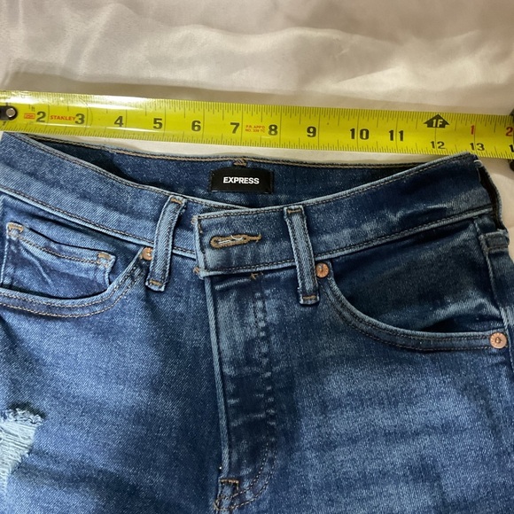 Express Skinny Mid Rise Medium Wash Stretch Jeans Size 2R Distressed - Picture 4 of 13